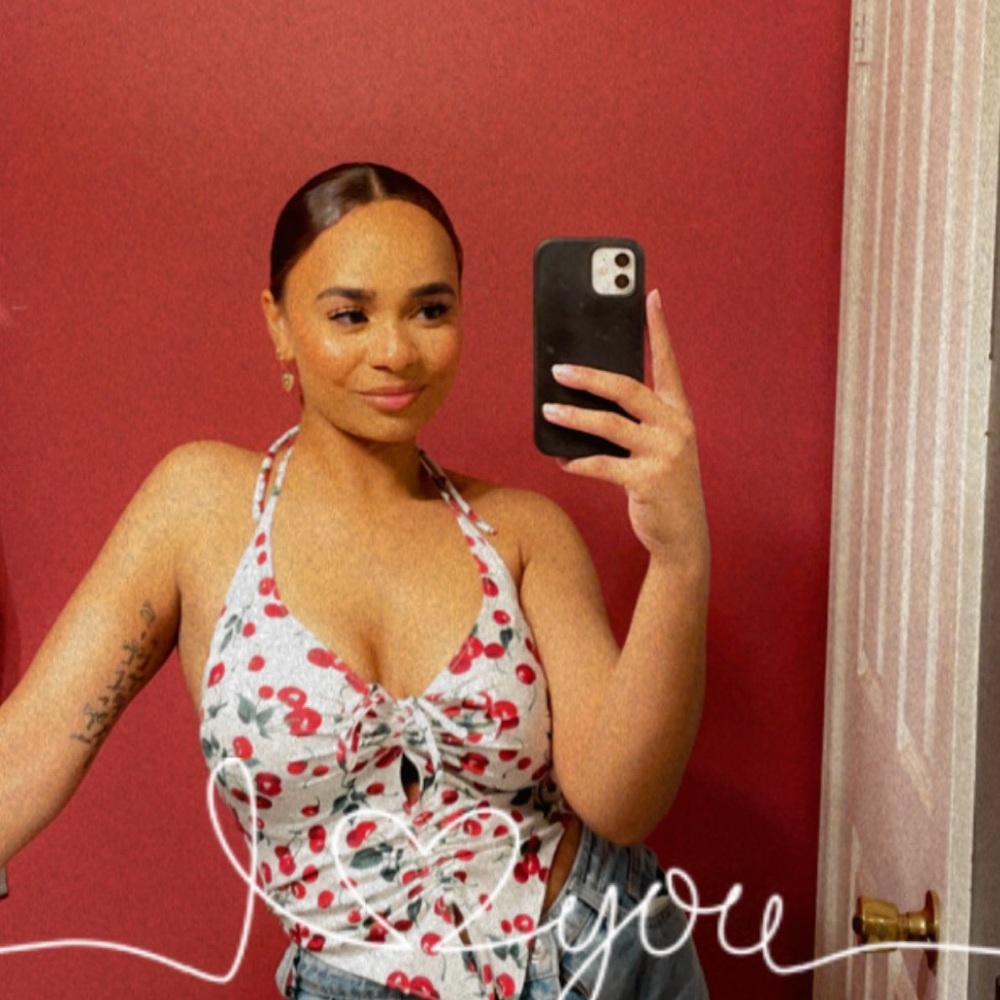 Meet your Posher, Airiana